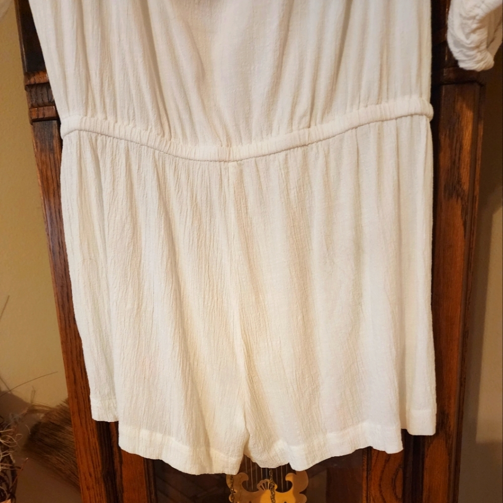 L*SPACE Women's 3/4 Sleeve Romper - Picture 9 of 12